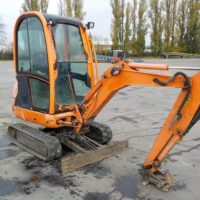 2013 JCB 8018 - Image 3