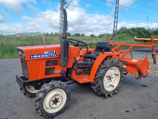 2001 Hinomoto C174
