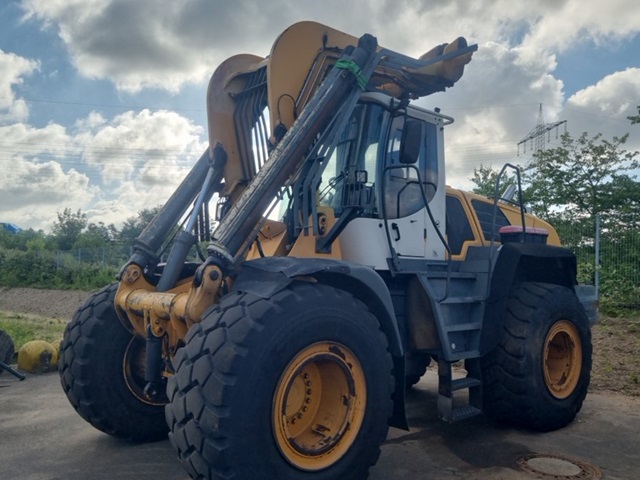 2011 Liebherr L580