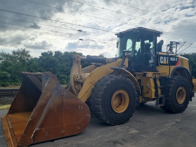 2015 CAT 966M