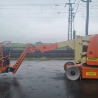 2011 JLG E300AJP - Image 2